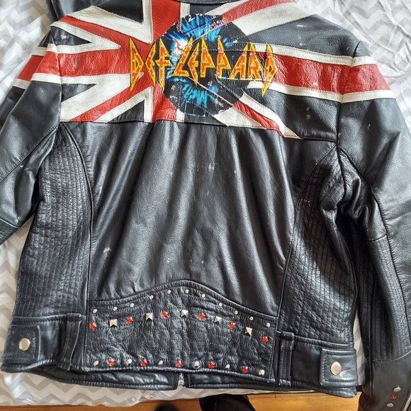 Wilson's Leather Jacket and Purse - Picture 2 of 2